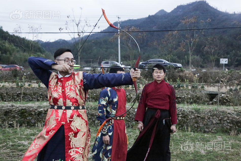 【黑料吃瓜社】2,名媛男主不窮,執(zhí)哥超有錢