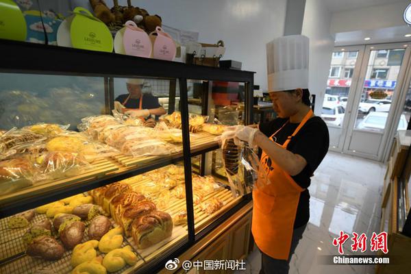【暗黑爆料.cn】船首部分未脫離船臺(tái)